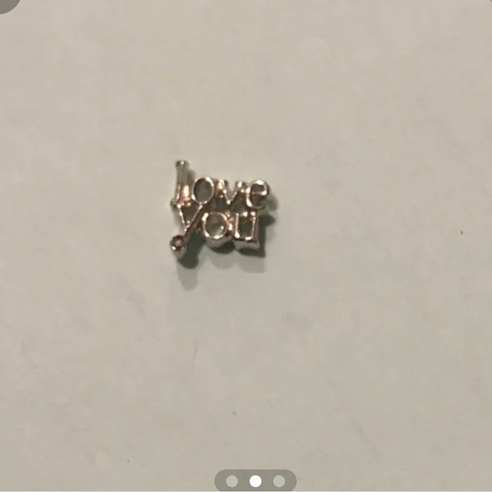 Origami Owl Love You Charm - Retired 7$